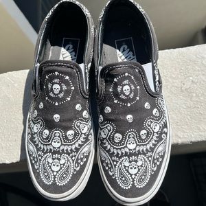 Bandana print vans